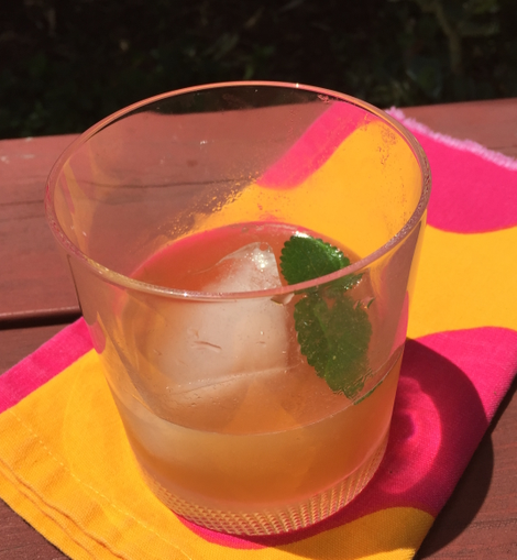 Illustration for article titled How to Use Vinegar to Make Your Cocktails Taste Amazing